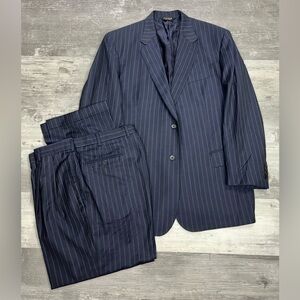 Jos A Bank Signature Gold Navy w/ Blue Pinstripe Suit 46R